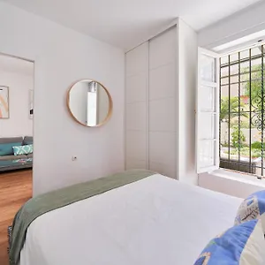 https://apartamento-3-dormitorios-y-terraza-playa-la-malagueta.es-andalucia.com